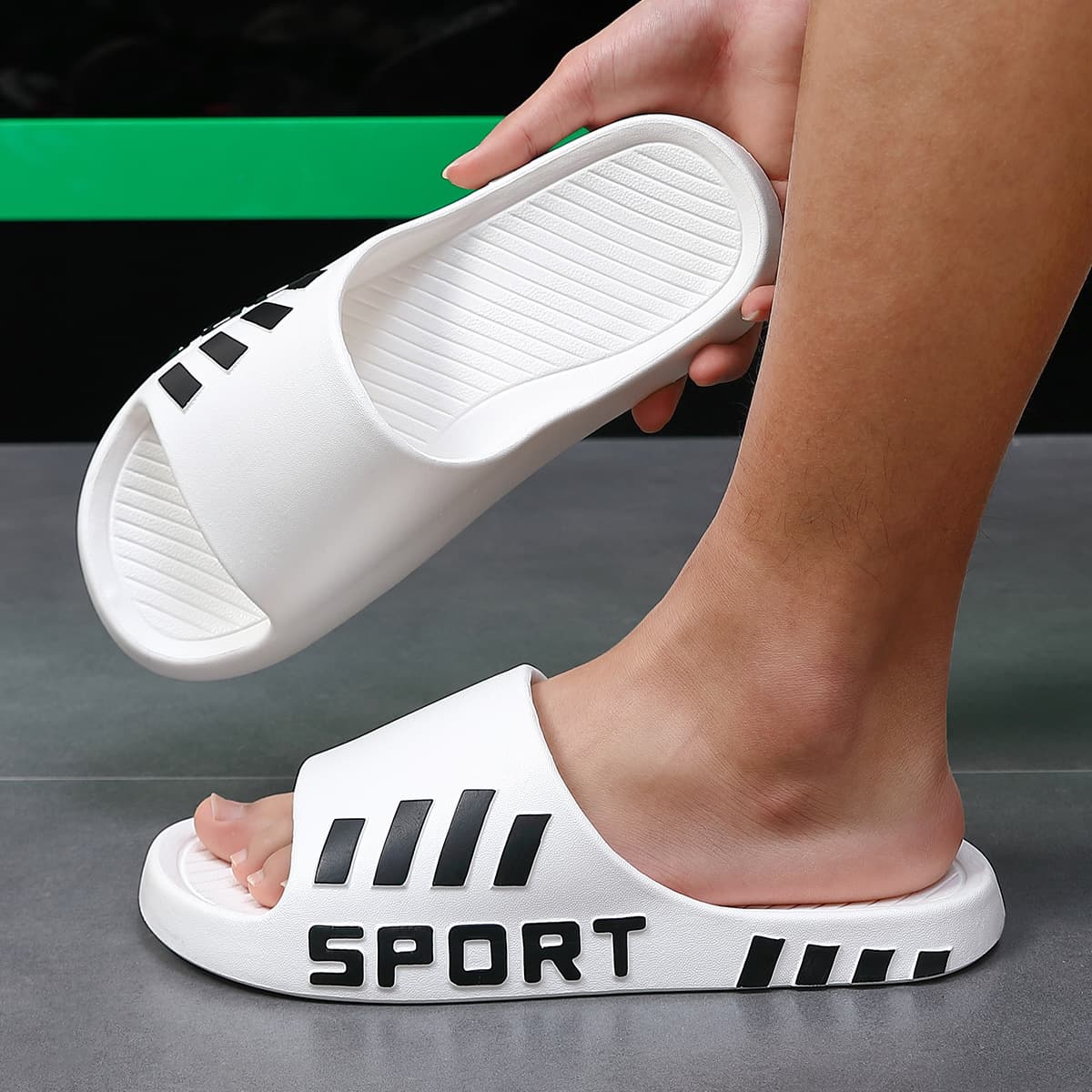 Men's Summer Slippers with Cushioned Soft Sole, Indoor Anti-Slip Bathroom Sandals, Large Size, Wholesale