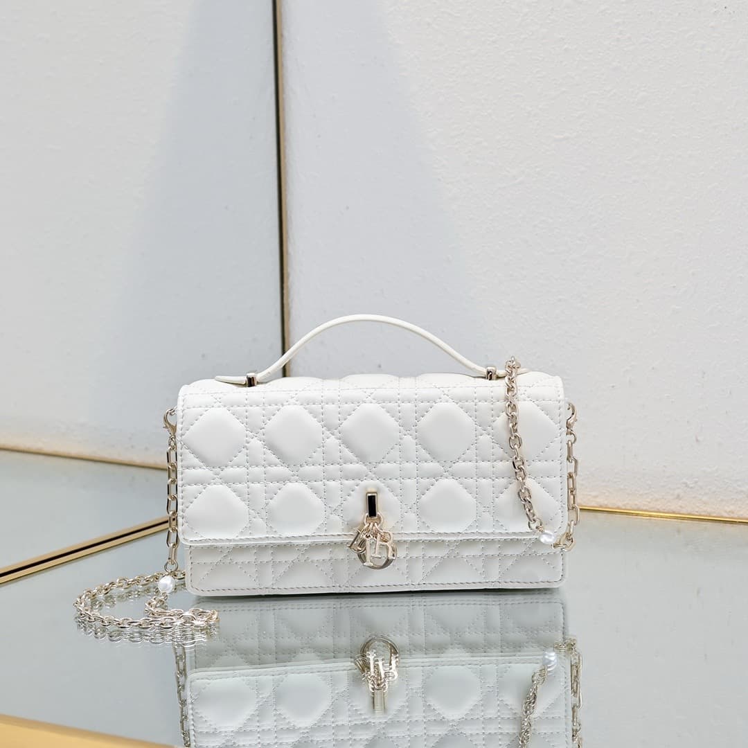 Di Factory Direct Drop Shipping Quality Ceiling CD Style Women Bag Versatile Diamond Quilted Chain Single Shoulder Crossbody