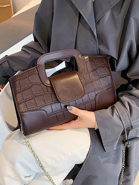 Niche design women's bags, 2025 new trendy chain crossbody bag, versatile, Instagram influencer style, small square tote bag.