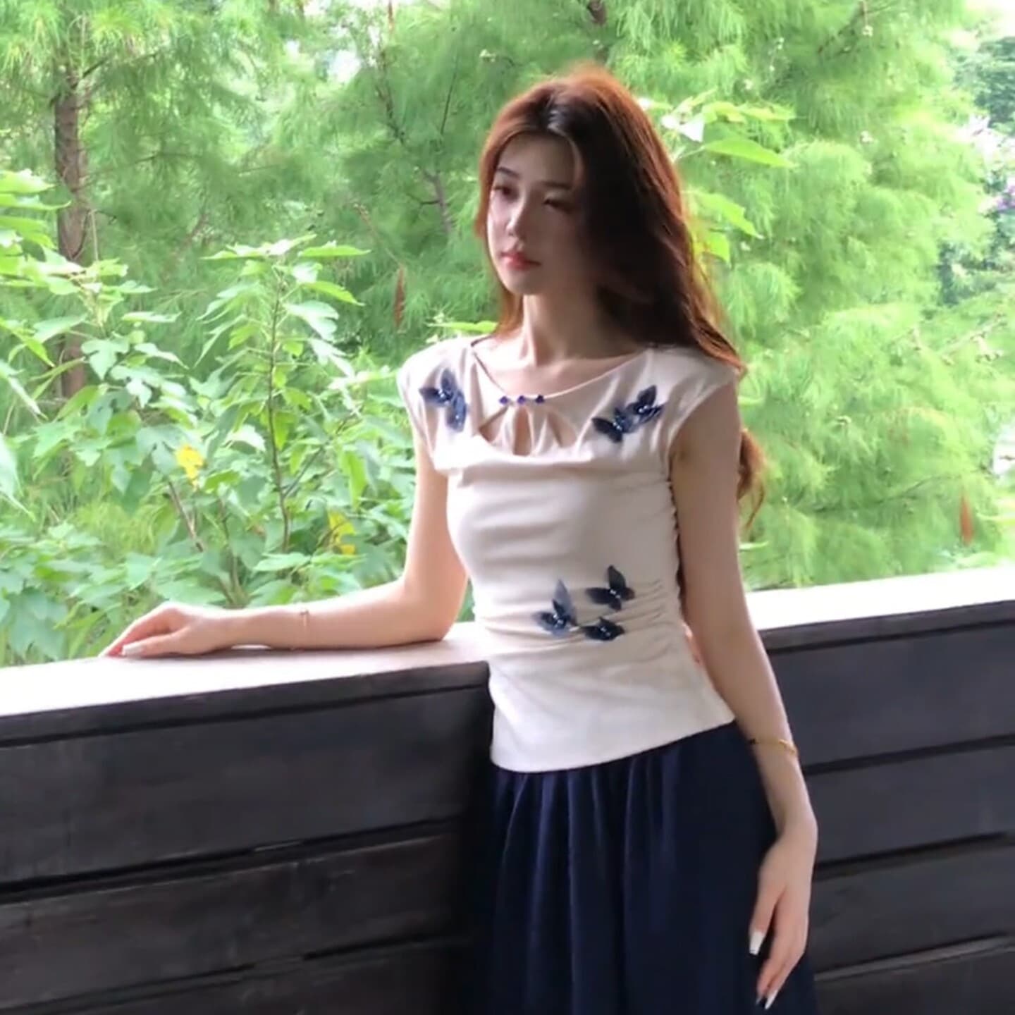 New Chinese-Style National Style Butterfly Hollow-Out Off-White Short-Sleeve Women's Summer Top with a Stylish Design and Slim Fit