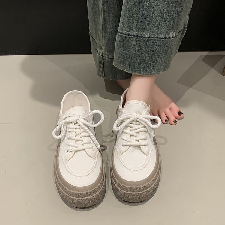 2025 Spring/Summer New Style Canvas Shoes, Breathable Slip-on Muffins, High-Value White Sneakers for Women