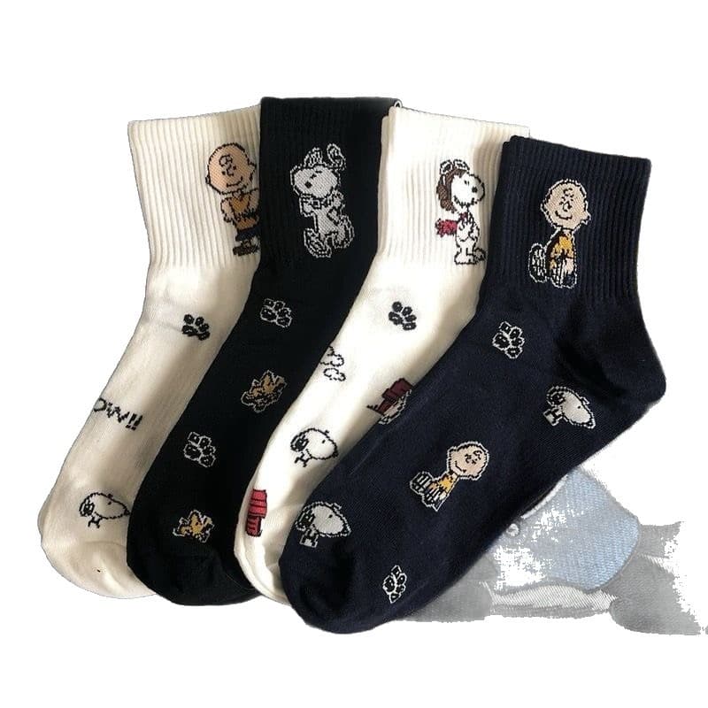 Unisex Couple Versatile Trendy Sports Socks Ins Socks Women Mid-Calf Socks Fashion Cartoon Snoopy Socks