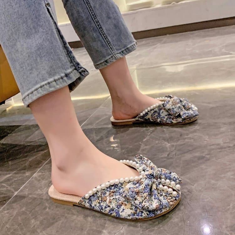 Korean style summer floral pearl closed-toe flat slippers for women, plus size, suitable for outdoor wear, mules. (Independent website)