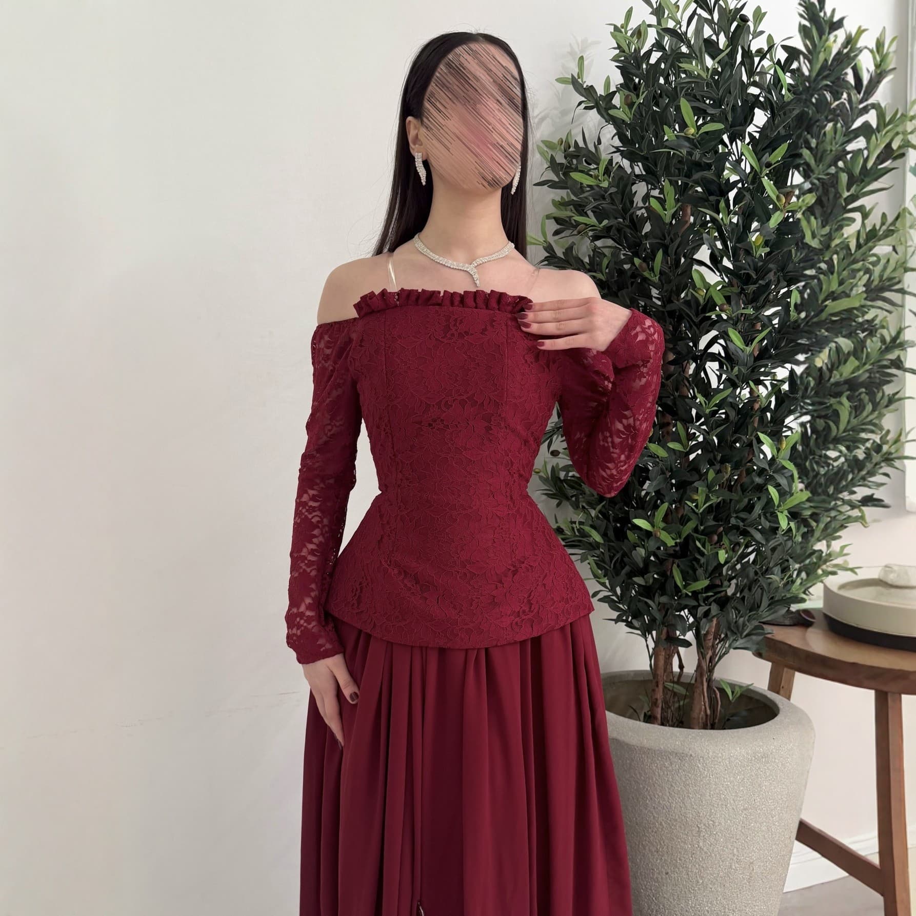 Women's Off-Shoulder Lace Patchwork Long Dress Set, New Autumn/Winter Style, Elegant Fitted Red Gown Two-Piece Set