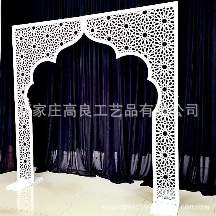 Customized Wedding Arches from the Source Manufacturer: Carved Metal Sunflower Arches in Gold and White with Painted Finish for Wedding Backdrops