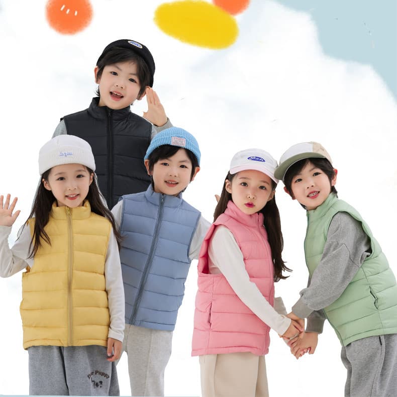Source manufacturer of children's winter new style lightweight down vest for boys and girls, warm outerwear.