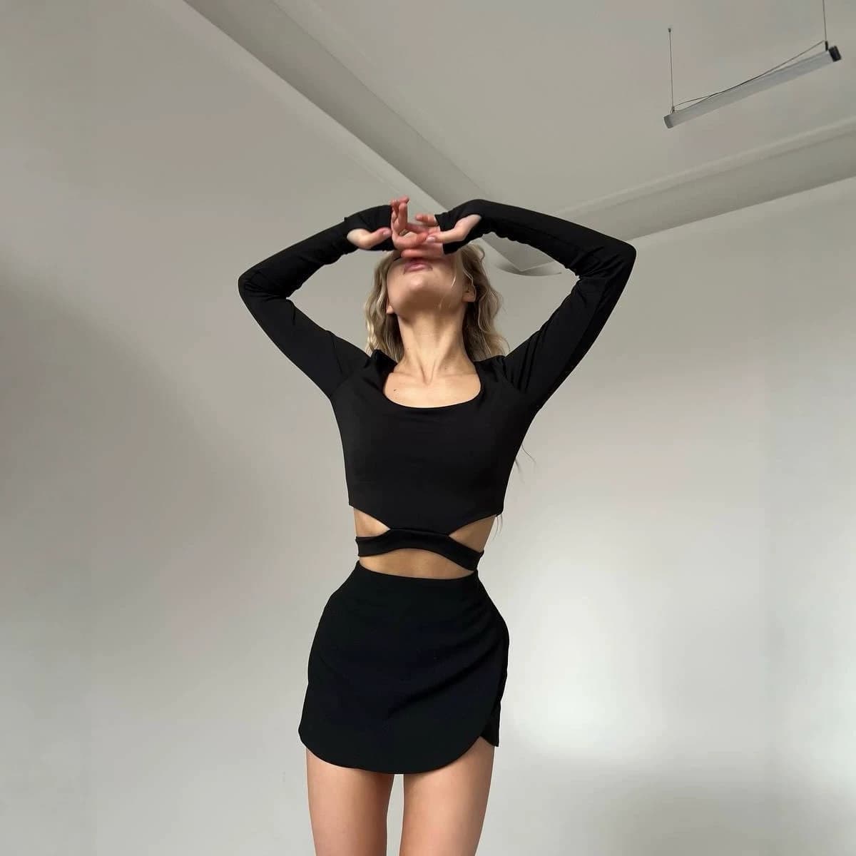 European and American Cross-Border Fashion 2026 Spring/Summer New Style Spicy Girl Style Slim-Fit Hollow-Out Long-Sleeve T-Shirt, Unique Cropped Design