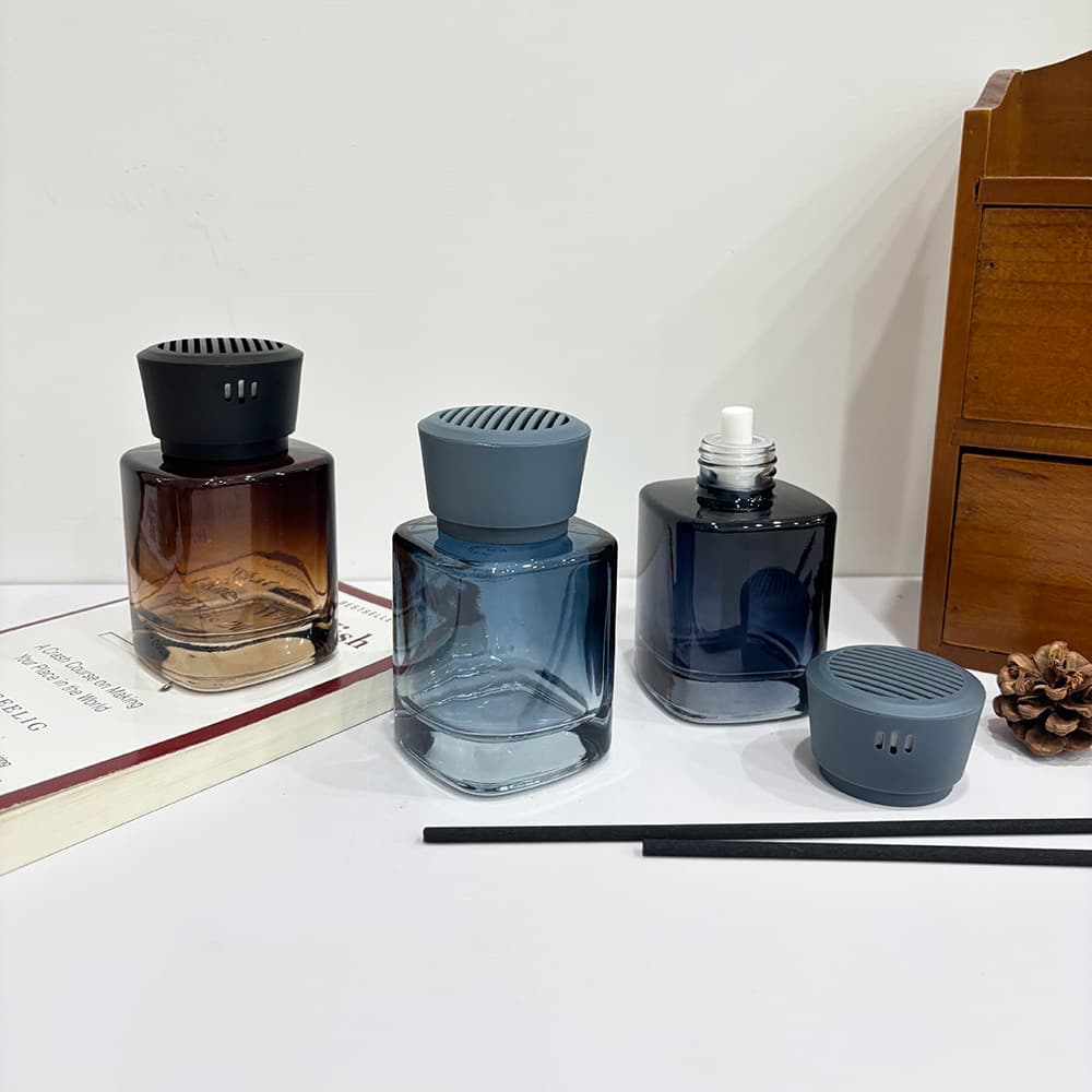 Manufacturer's New Product Wholesale 100ml Rounded Square Aromatherapy Glass Bottle Diffuser Bottle Rattan Volatile Home Fragrance Bottle