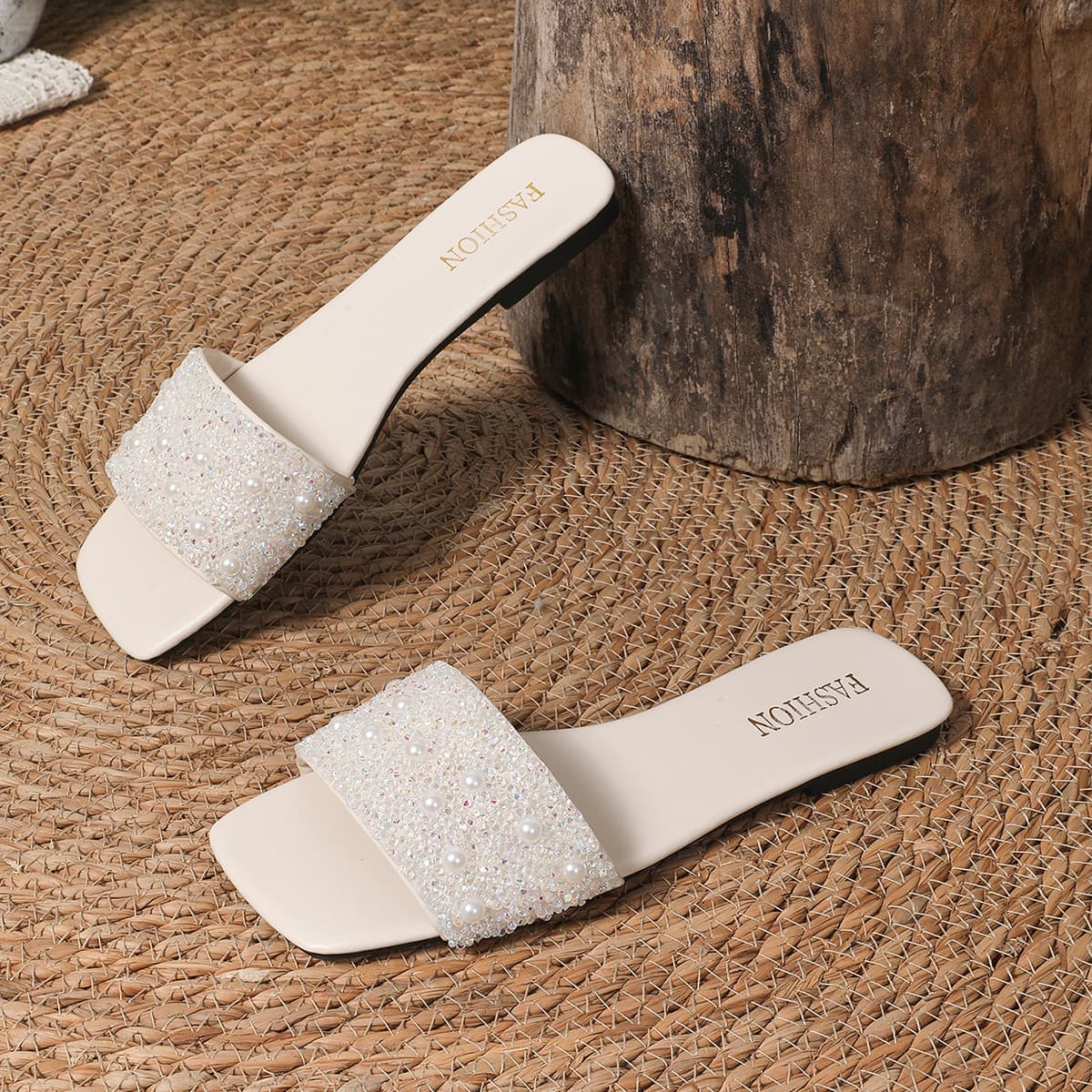 Flat Bottom Slippers for Women 2025 Summer New Style Pearl Rhinestone Square Toe Fashion Casual Ladies Sandals