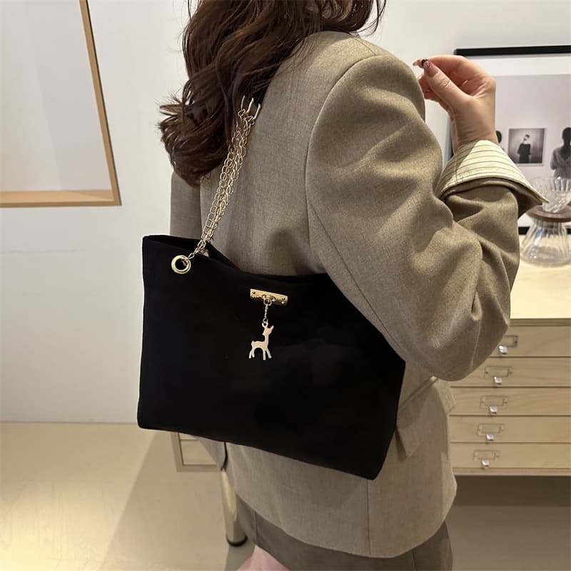 Casual, large-capacity deer bag, 2025 new style, versatile frosted leather bag, commuter/school women's shoulder bag.