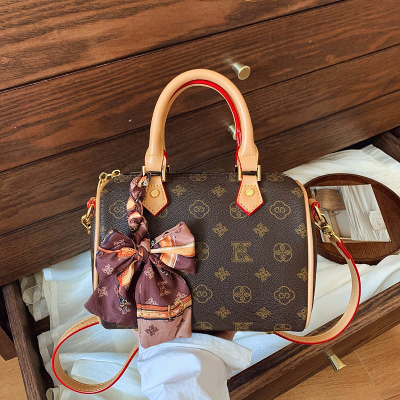 Cross-border Premium Women's Bag 2025 New European and American Retro Boston Style Versatile Shoulder and Crossbody Bag