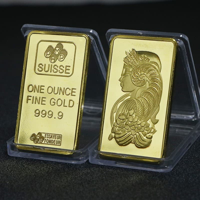 Foreign currency collections: gold bars, gold-plated blocks, irregularly shaped coins, US, German, European commemorative coins, square commemorative blocks.