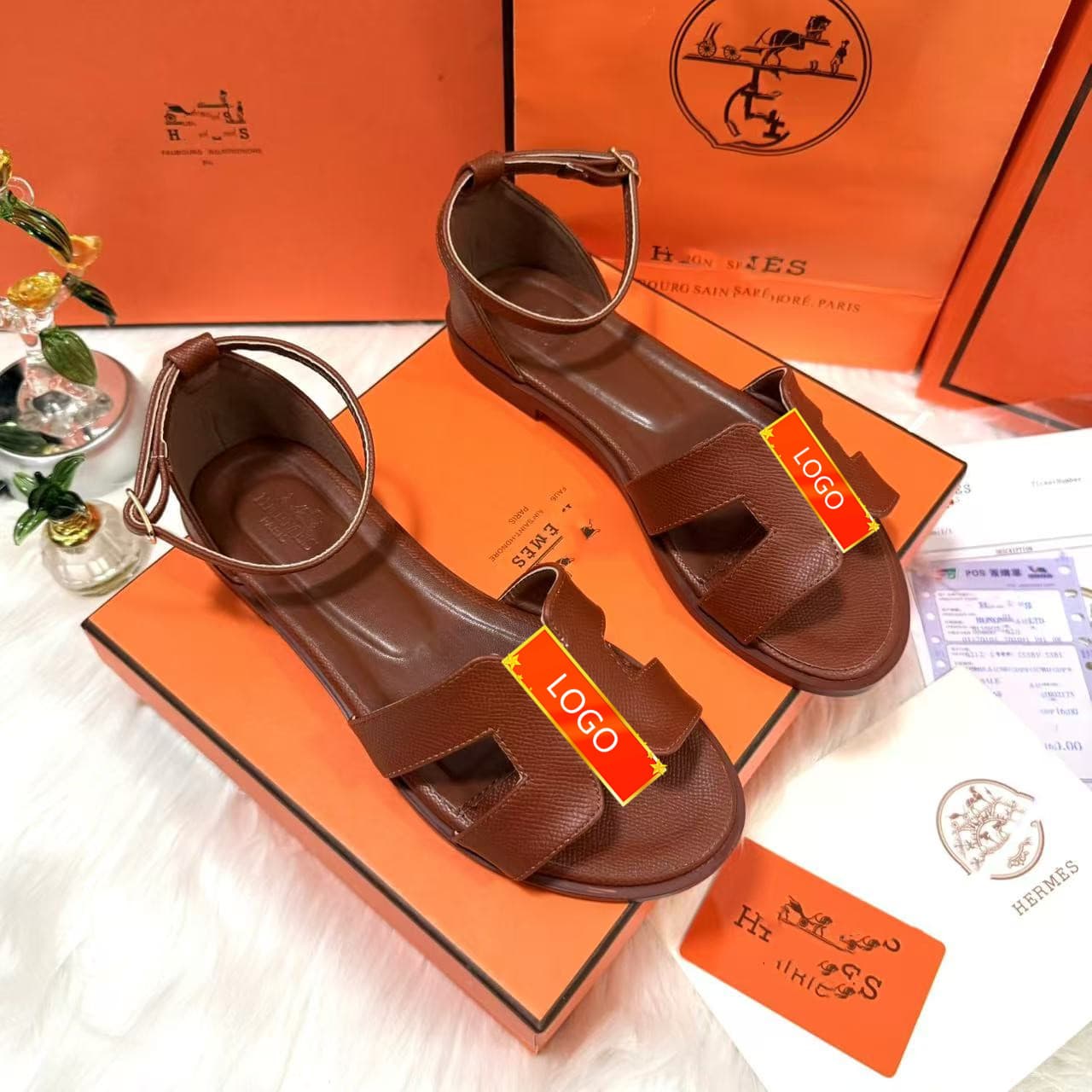 H-shaped sandals with original label and outsole, made of high-end fashion leather, perfect for summer women's slippers.