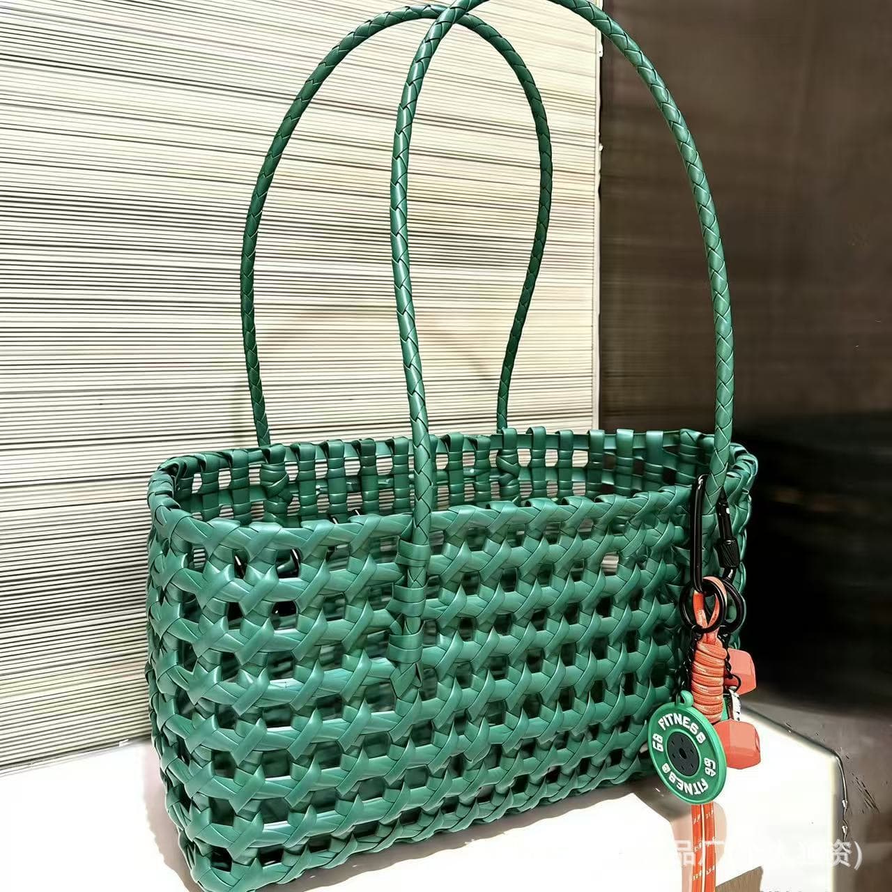New minimalist tote bag with large capacity, casual handmade hollow-out bag, straw woven bag