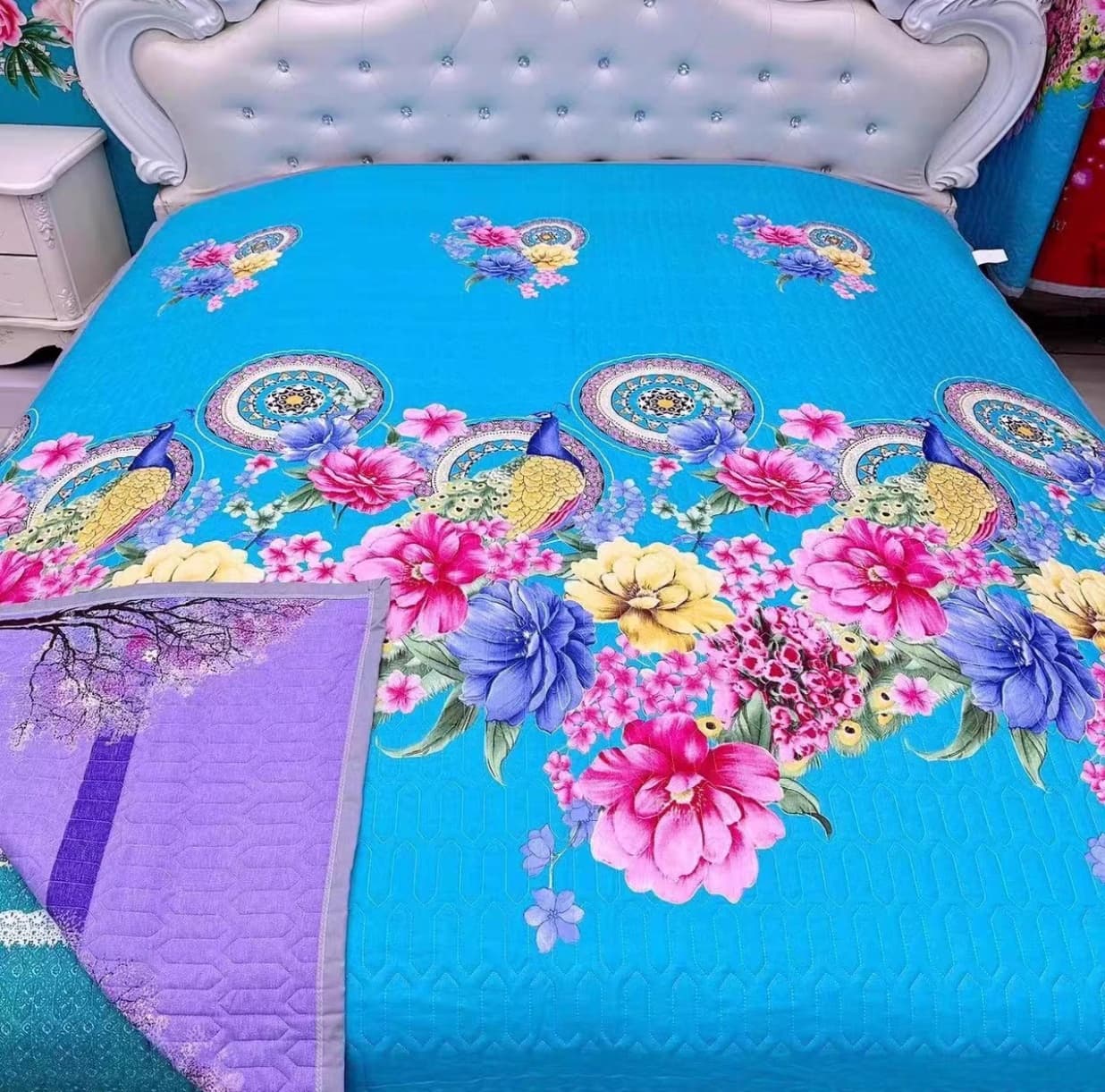 Thickened double-sided AB bed sheet, three-layer quilted, reusable, double-sided quilted, suitable for all seasons, large bed sheet with plant and floral twill pattern.
