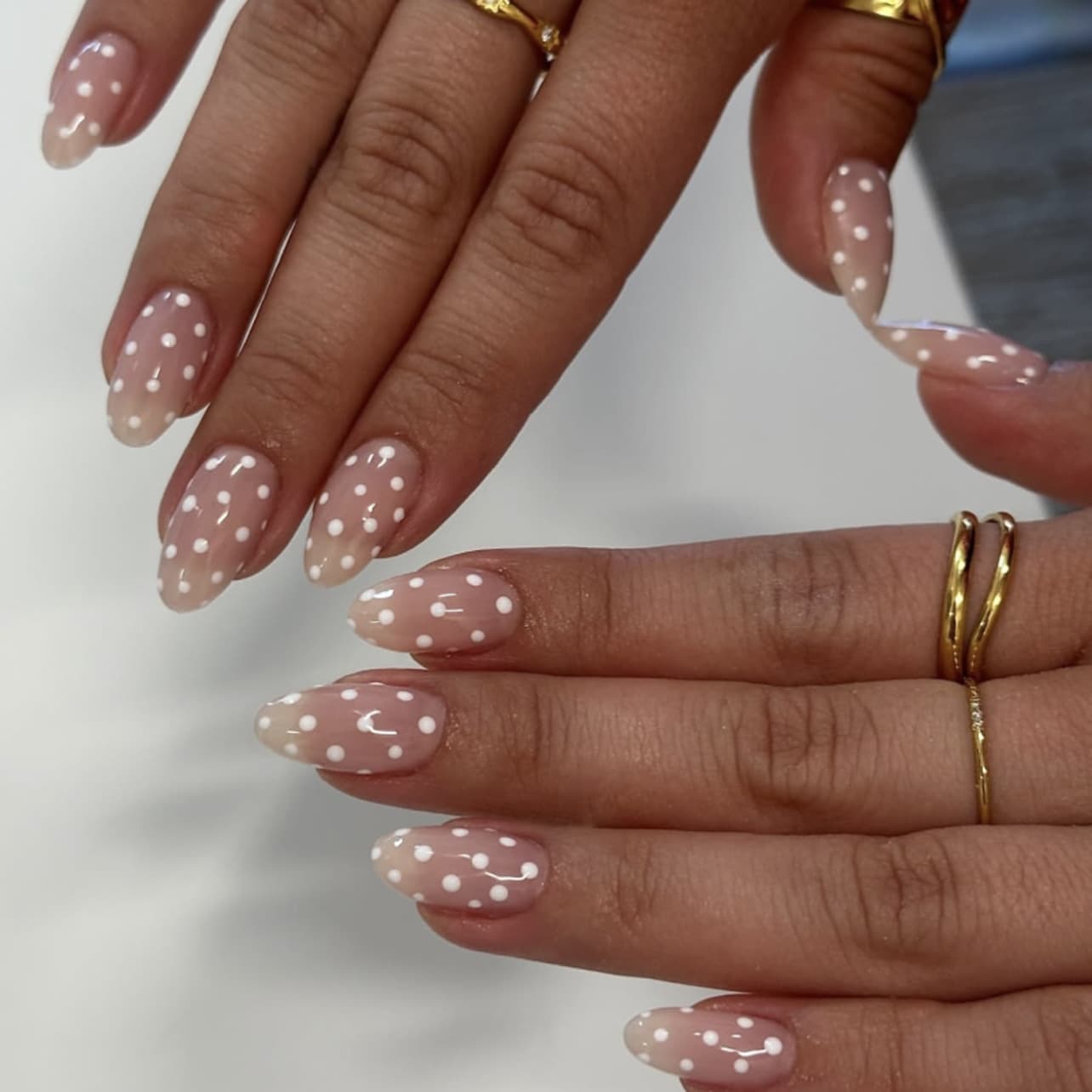 Simple White Polka Dot Press on Nails Short Almond Hot Selling Fake Nails