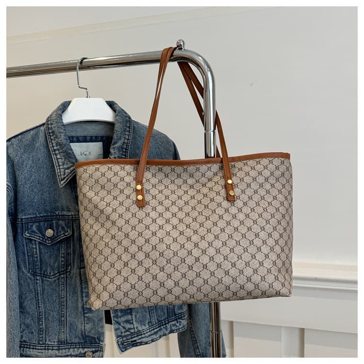 Vintage Large Capacity Tote Bag for Women Spring Summer 2024 New Trendy Fashionable Casual Shoulder Bag