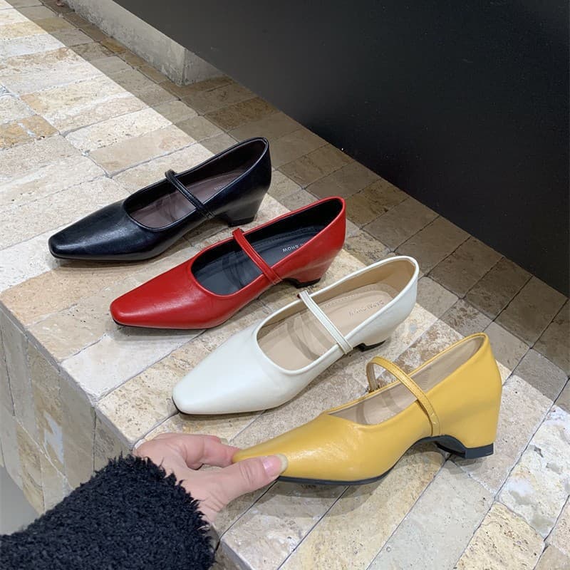 French-style super popular and beautiful single-strap Mary Jane low-cut platform shoes with hidden wedge heel for commuting, perfect for petite women.