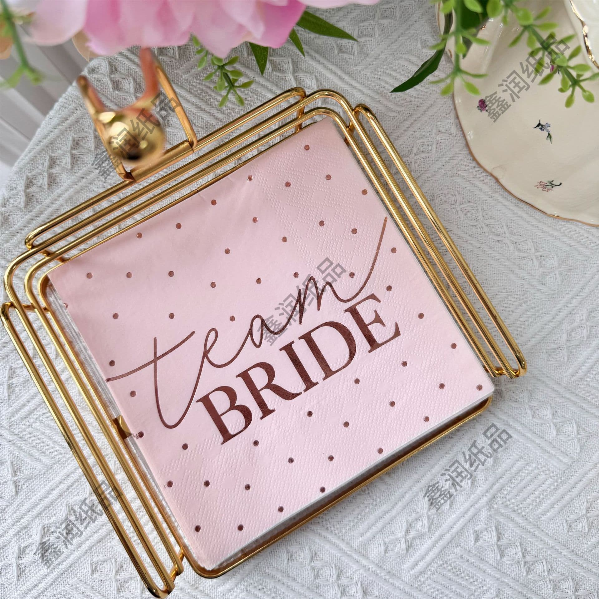 16 Sheets Export Three-Layer Thick Pink Hot Stamping Wedding Napkins Colored Dinner Napkins for Hotel Restaurant Decoration 33cm