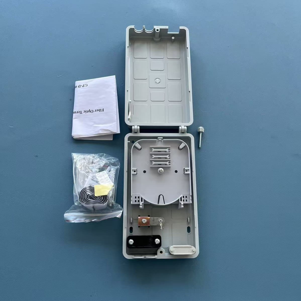 12-core fiber optic terminal box, GPB type optical cable fiber optic box, indoor wall-mounted export plastic direct fusion box