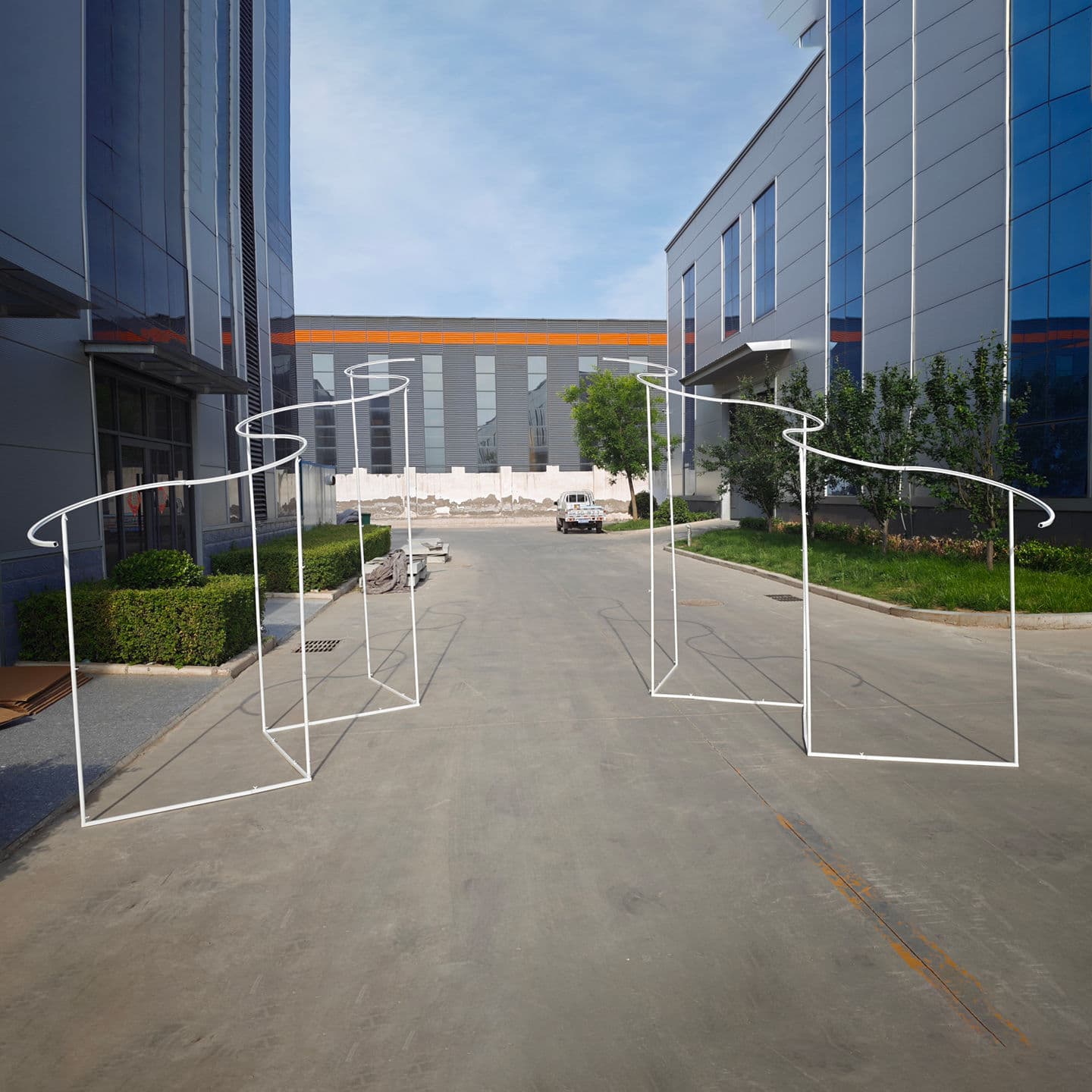 Wedding Iron Art Decoration Props, Large Stage Event Background, S-Shaped Gauze Curtain Frame, Outdoor Decorative String Curtain Frame