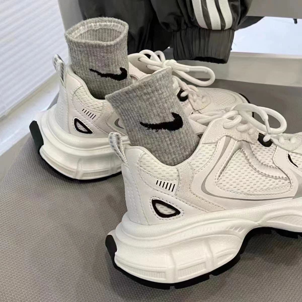 Explosion-Proof Shock-Absorbing Dad Sneakers 2026 New Women's Shoes Versatile Thick-Soled Height-Increasing Flat Running Sports Shoes