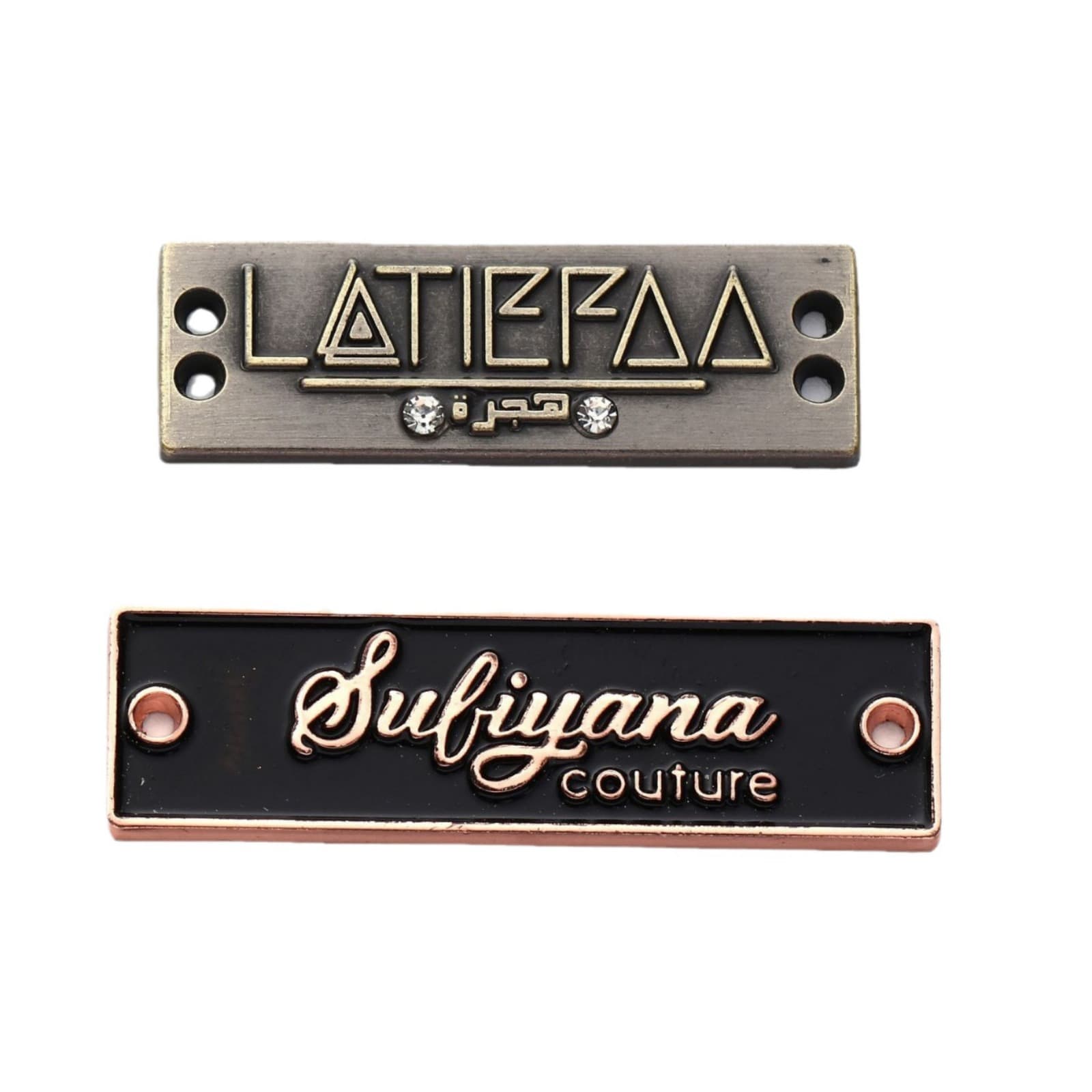 Hot-selling metal nameplates from sign manufacturers, featuring rectangular embossed logos on bags, clothing, and decorative plaques.