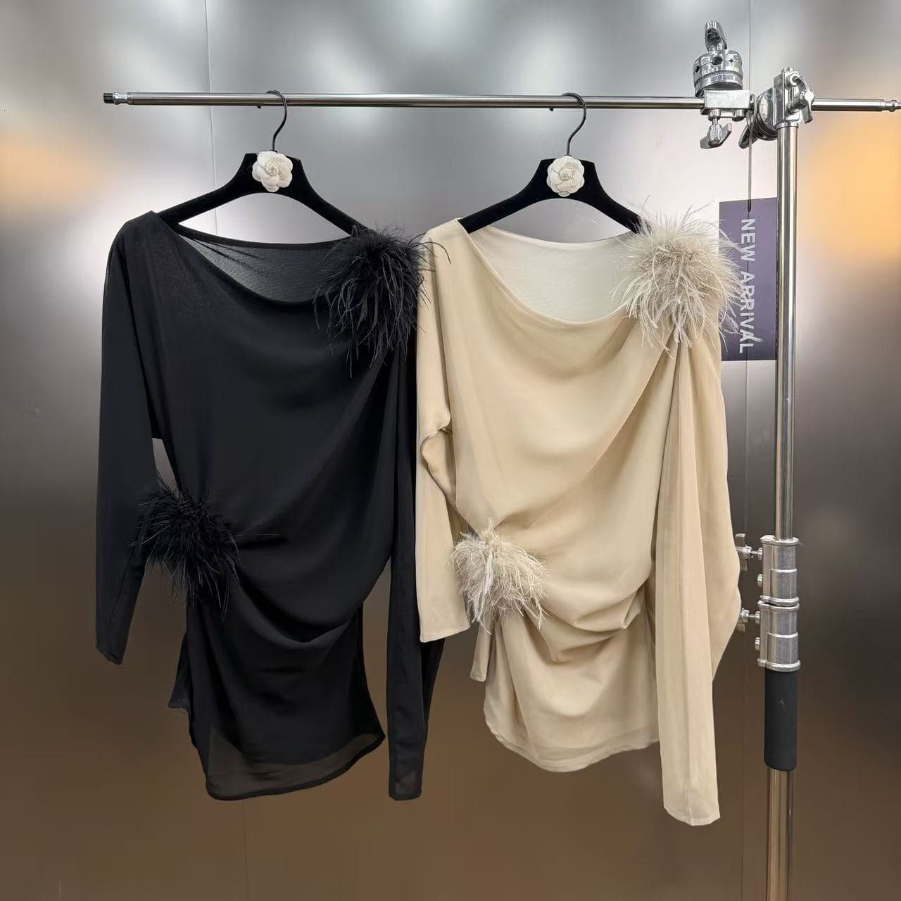 2026 Spring New Irregular Off-Shoulder Long Sleeve Pleated Waist Ostrich Feather Pin Chiffon Blouse