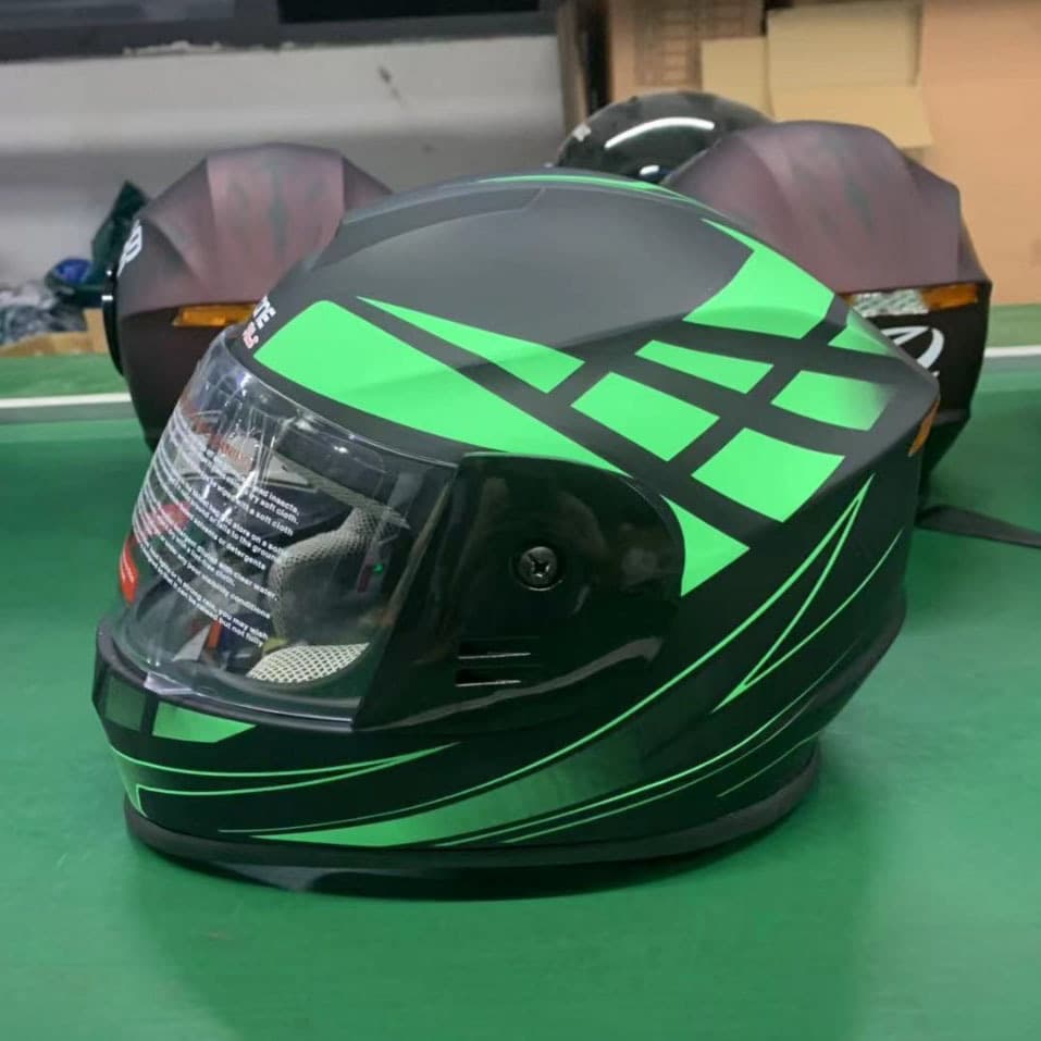 Electric vehicle and motorcycle helmet, unisex, all-season rider safety helmet, full-face helmet without neck warmer.