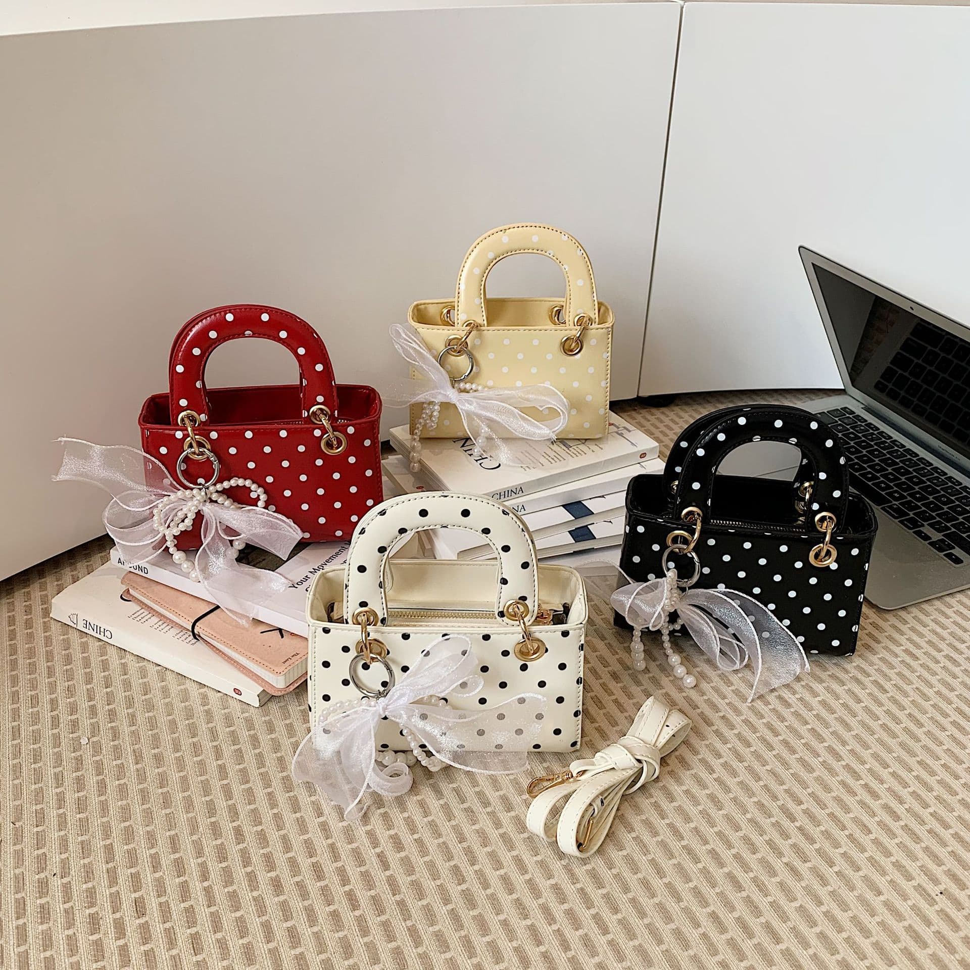 Korean Dongdaemun Ins Style Polka Dot Handbag, Fashionable and Versatile Small Square Bag, Premium Shoulder and Crossbody Bag