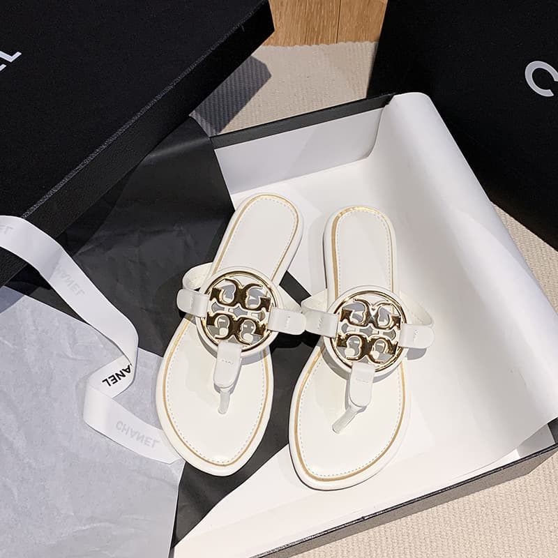 2024 tb new high-quality flat sandals for women, versatile and fashionable beach flip-flops