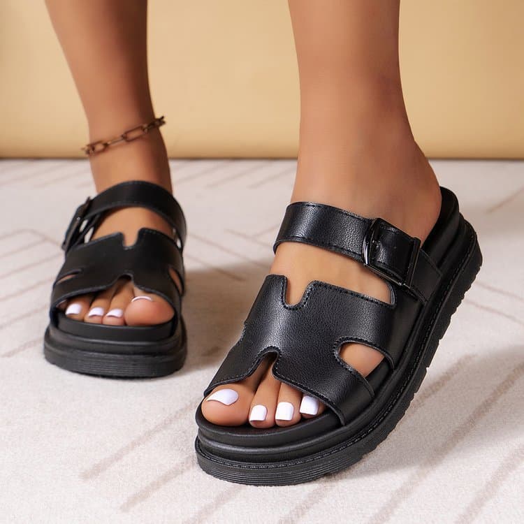 White casual cross-border new solid color plus size foreign trade European and American style sandals for women, thick sole, 2025 buckle.