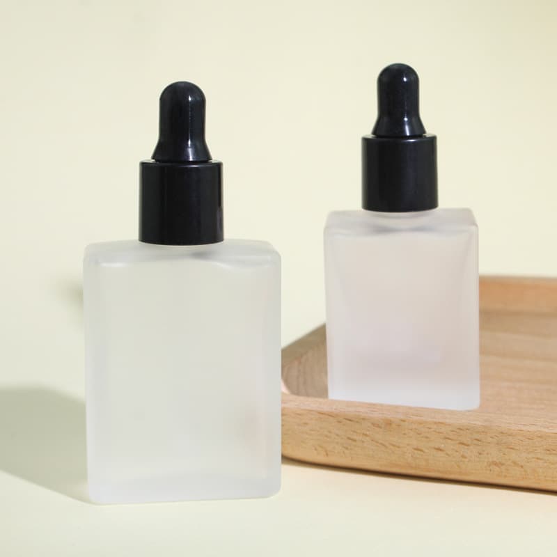 Spot 10ml15ml30ml flat square bottle transparent frosted glass bottle oil bottle square dropper bottle