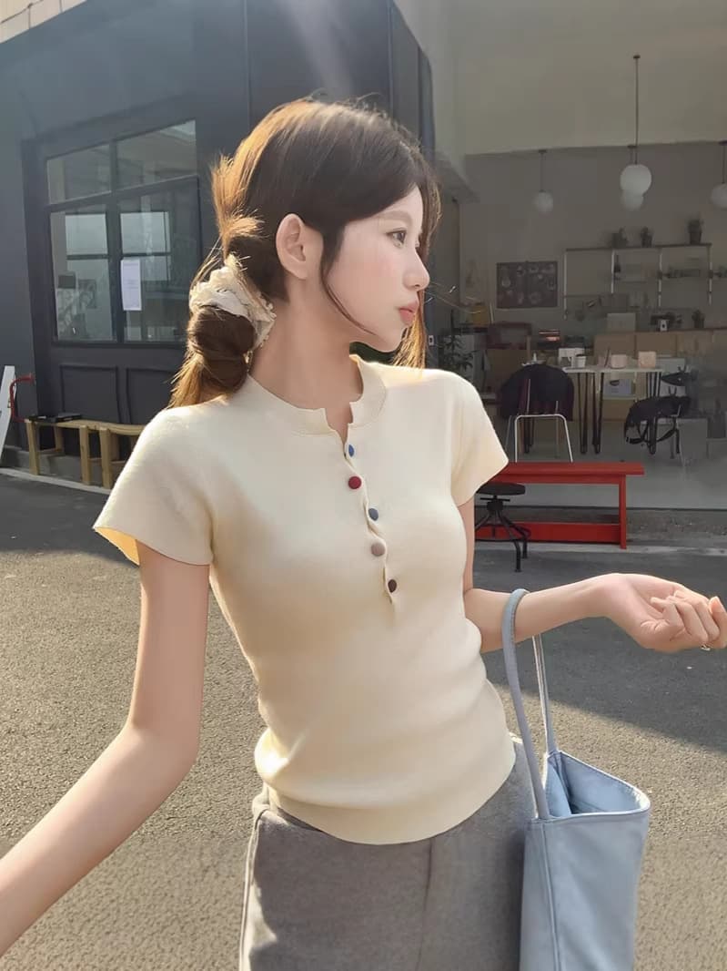 High-End Buttoned Short-Sleeved Wool Knitwear for Women, Summer 2026 New Style Short T-Shirt, Slim Fit, Right-Shoulder Top