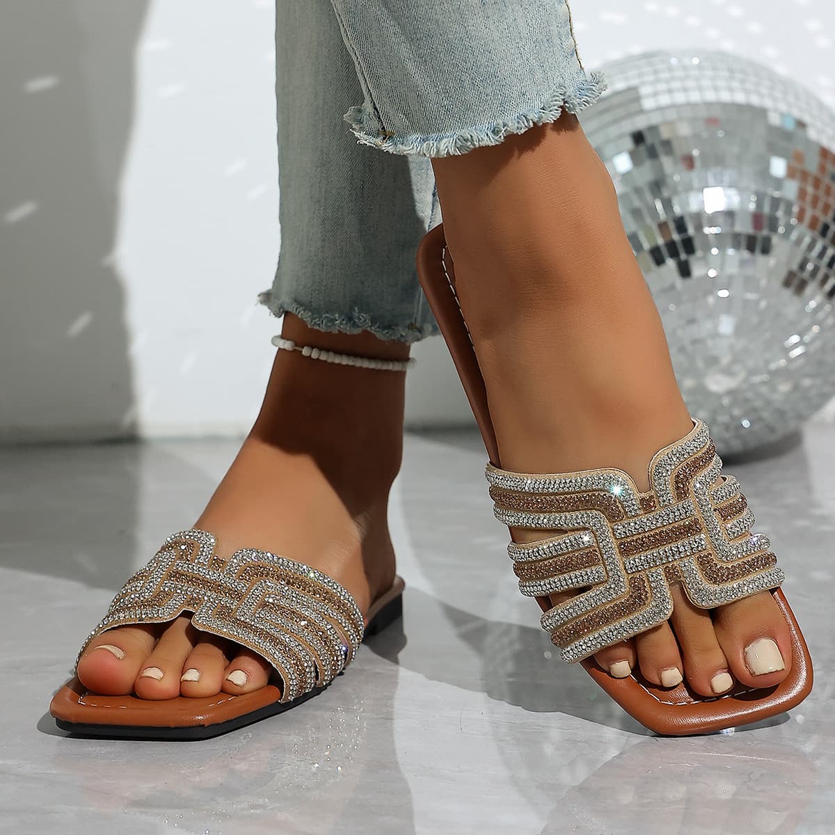 Summer New Style Sandals, Large Size, Flat-Soled, Square-Toed, Casual Hollow-Out Beach Shoes, Foreign Trade Women's Slippers, Sandals