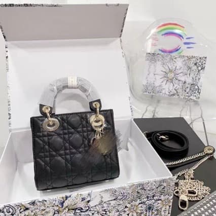 High-quality women's handbag with three, four, or five compartments, quilted small square bag, fashionable and versatile Lady Dior bag, casual shoulder/crossbody bag.