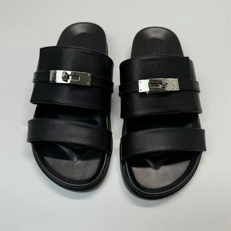 New platform slippers with buckle, 2025 double strap, summer casual flat sandals with metal accents, lightweight for outdoor use.