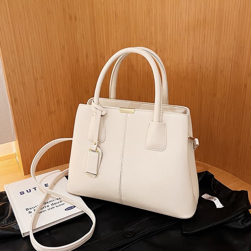 High-quality cross-border 2026 Korean style new simple and fashionable handbag for women, trendy shoulder bag, light luxury crossbody bag.