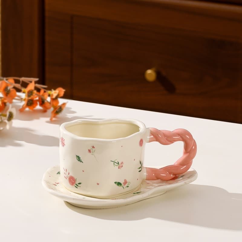 Design-Inspired European-Style Coffee Cups for Home Use, Ins-Style Ceramic Coffee Cup and Saucer Set, High Aesthetic Afternoon Tea Floral Cups