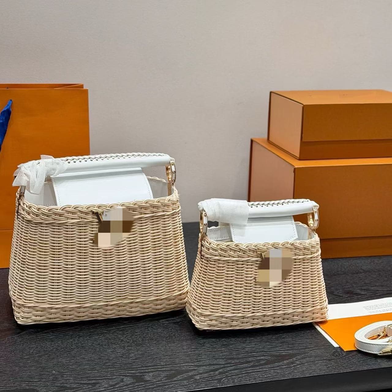 Spring/Summer Handmade Straw and Rattan Capu* Luxury Bag, Exquisite Bamboo Texture, Elegant Handbag for Commuting and Vacation