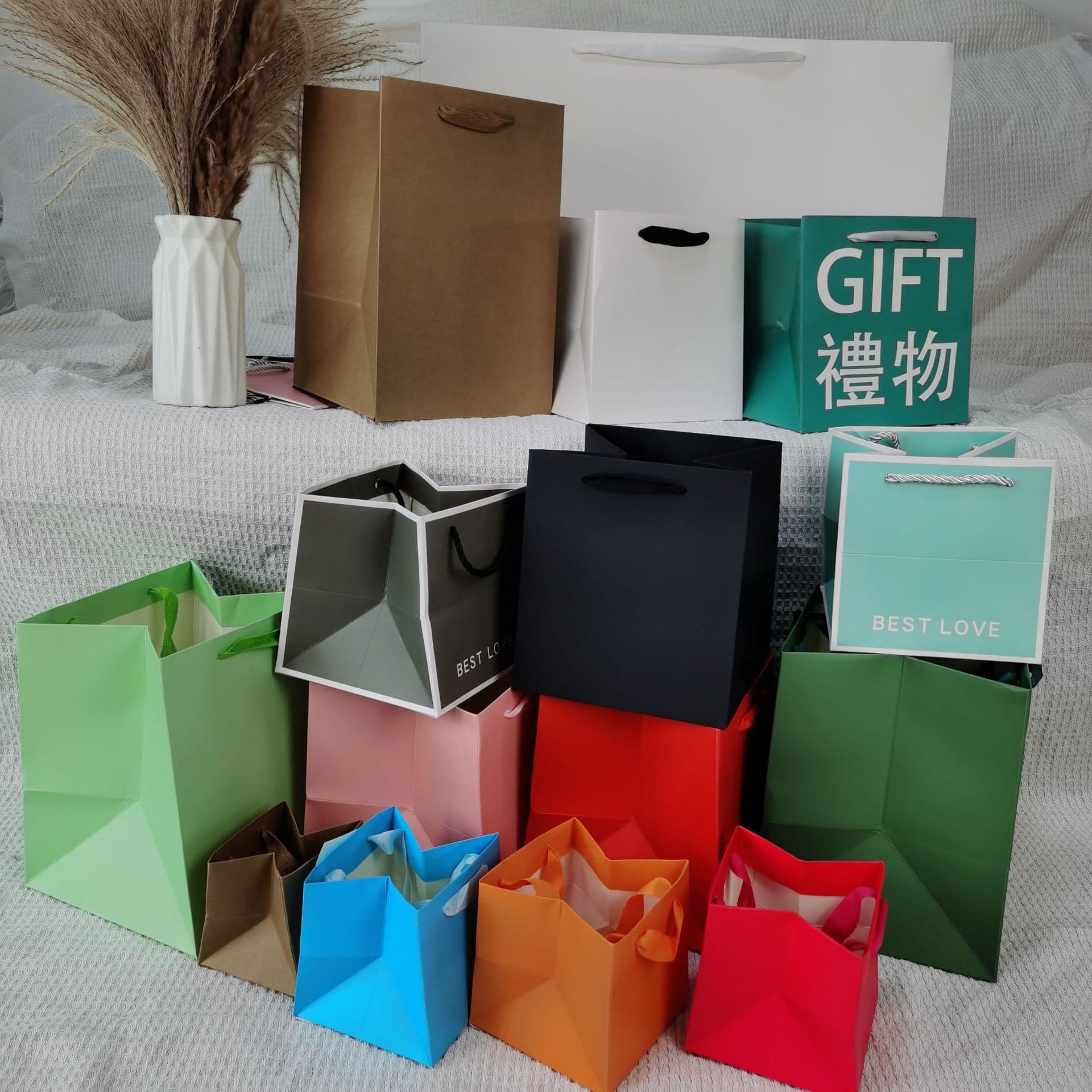 regular Gift Bag Special Paper Bag in stock Garment Bag Take-away Handbag Honey Canned Packaging Bag Festive Gift