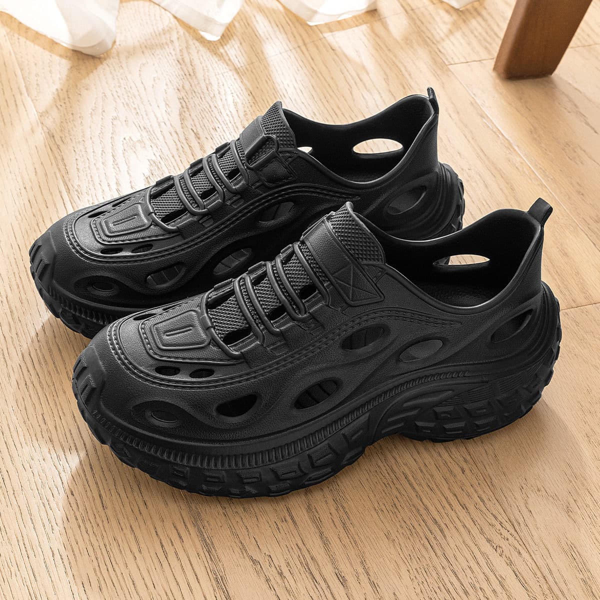 Crocs Men's Sandals Sports Casual Shoes Dad Sneakers Walking Shoes River Sandals Beach Shoes Water Shoes