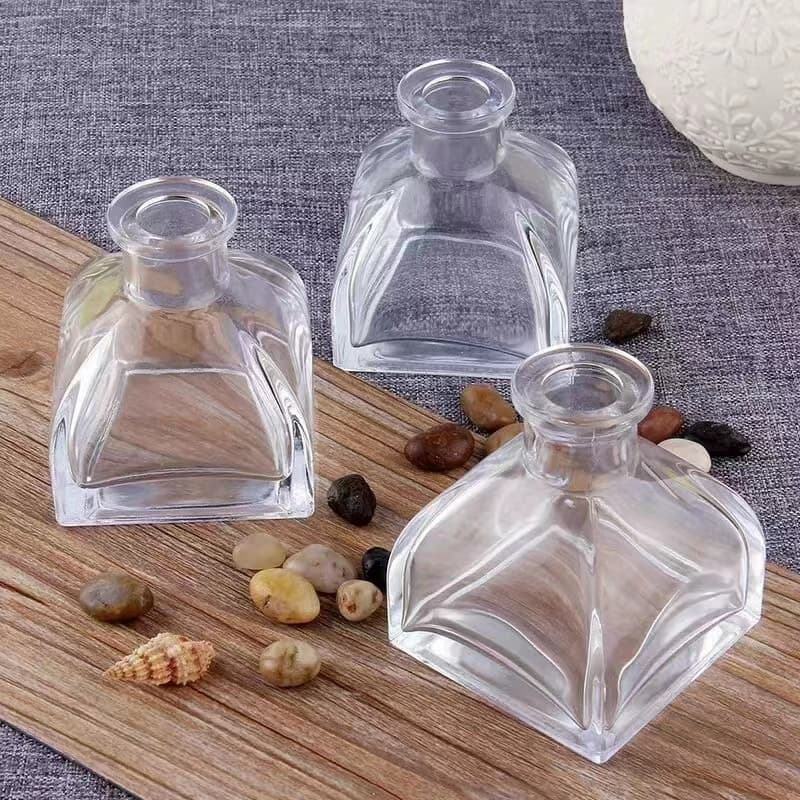 Wholesale Square Essential Oil Packaging Bottles, Car Perfume Fragrance Diffuser Refillable Rattan Canisters, Yurt-Shaped Aromatherapy Glass Bottles