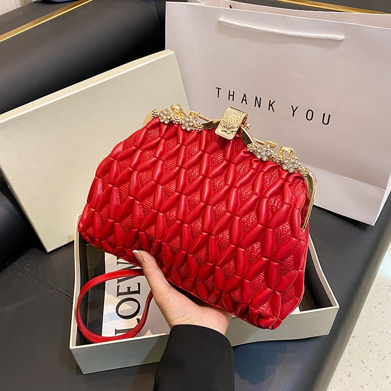 Women's Street Fashionable Soft Leather Shoulder Bag Cross-border New Handbag Embroidery Pleated Crossbody Bag with Diamond Clip Women's Bag