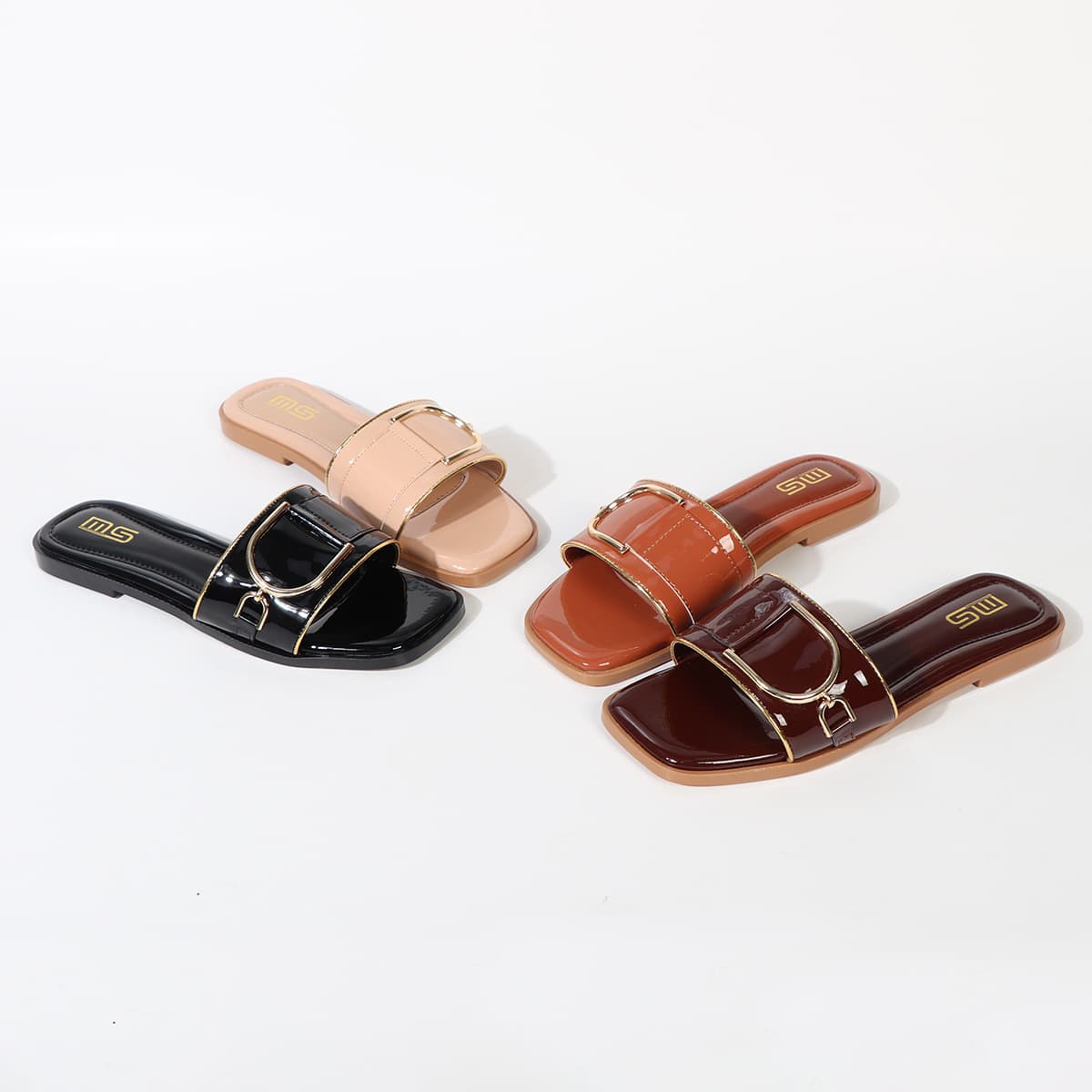 2026 Summer Slippers Women Outdoor Fashion Versatile New Women Beach Shoes Ins Trendy Flat Sandals In Stock