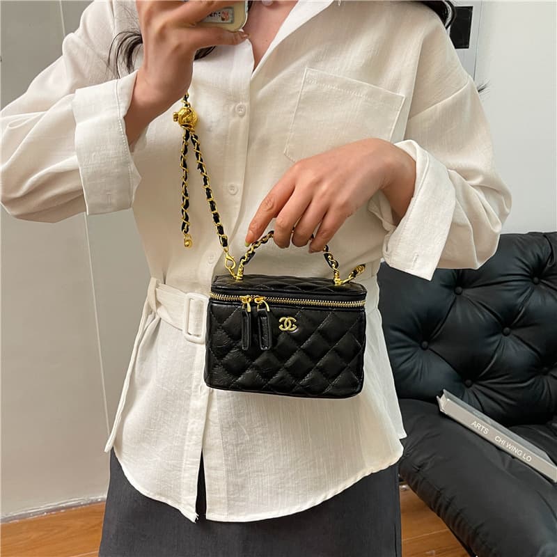 2026 New Korean-style Chanel-inspired Diamond Quilted Chain Bag Cross-border Versatile Fashion Box Bag Gold Ball Shoulder Crossbody Bag
