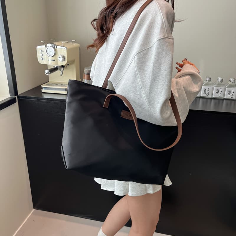 Bag Women's 2025 Spring New Arrival Korean Style Fashionable Simple Stylish Large Capacity Tote Bag Women's Shoulder Underarm Bag