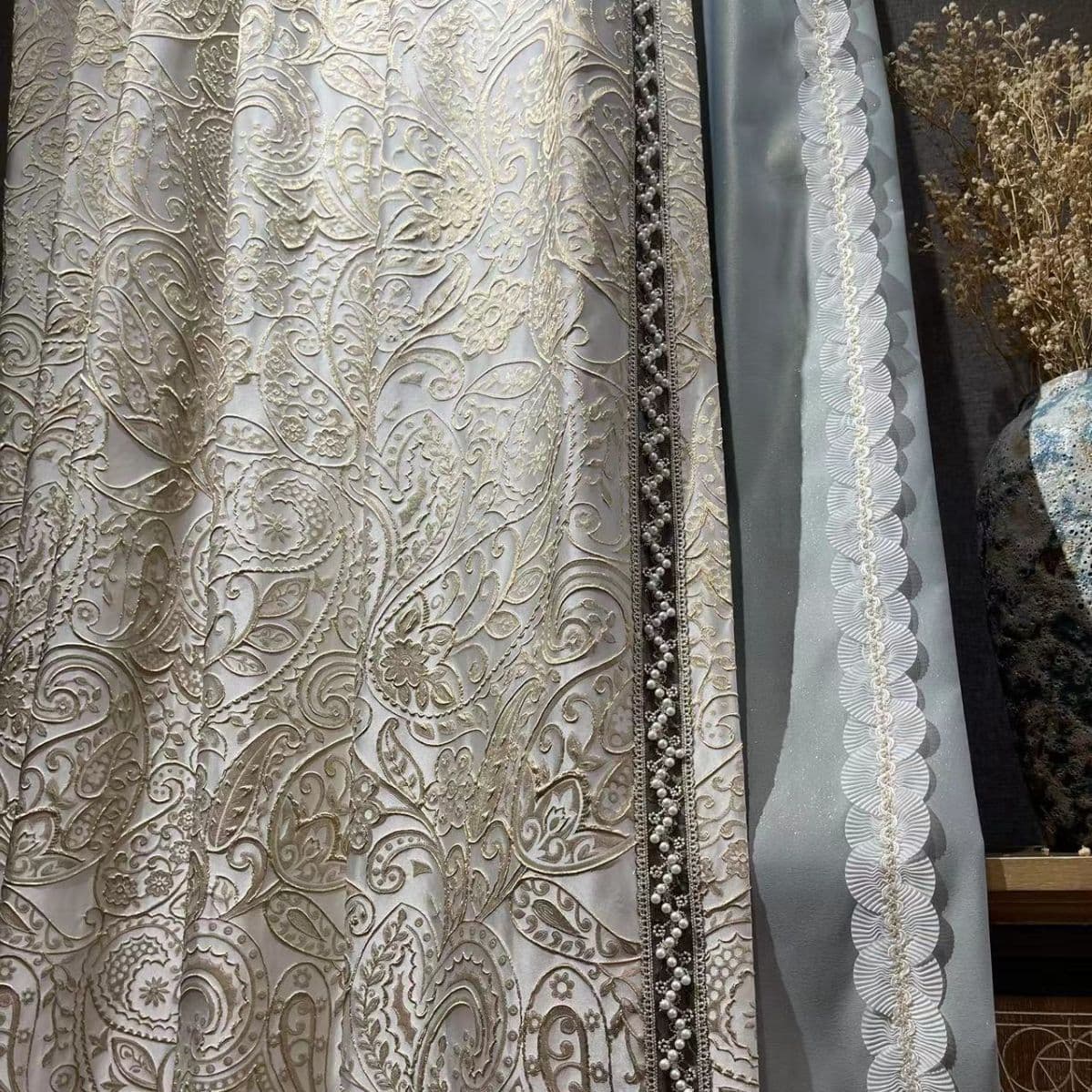 2023 New French Romantic Embossed Living Room Curtain High-End Light Luxury Jacquard Bedroom Curtain Gold Thread Jacquard Blackout Curtain