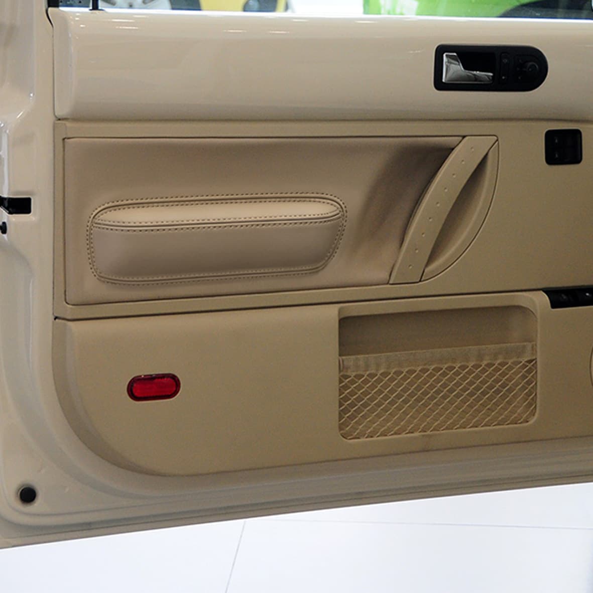 Suitable for older Volkswagen Beetle car door panels, interior trim, leather upholstery, and cross-border e-commerce.