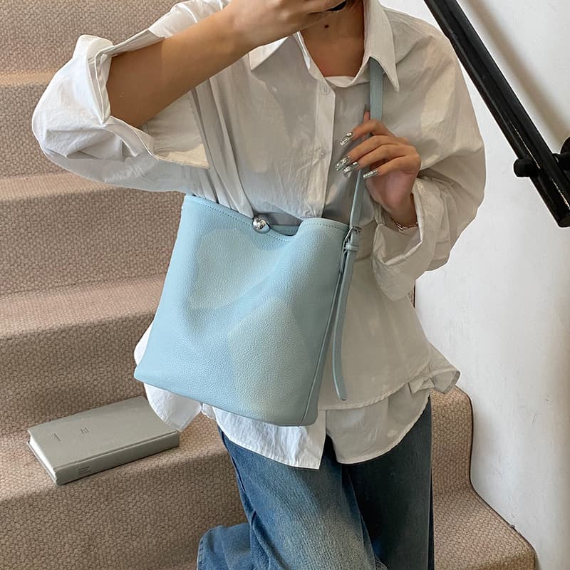 Versatile Fashion Large Capacity Underarm Bucket Bag for Women 2025 New Trend Casual Simple Niche Single Shoulder Mother-Daughter Bag